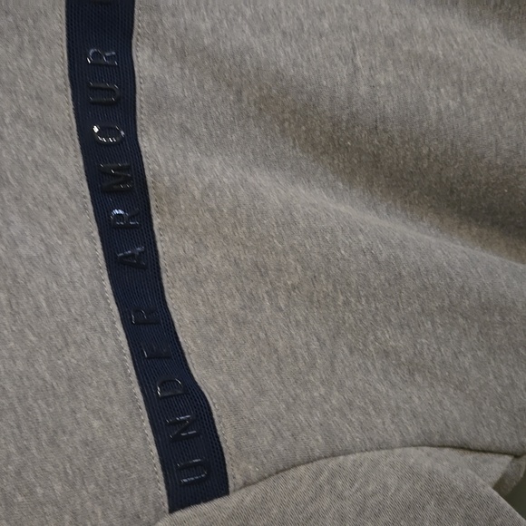 Project Rock sweatshirt - Picture 3 of 5